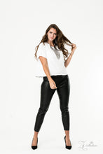 Load image into Gallery viewer, Paparazzi - Defiant Necklace