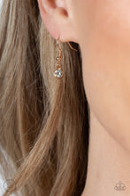 Load image into Gallery viewer, Paparazzi - Fluttering Fanatic - Gold Necklace